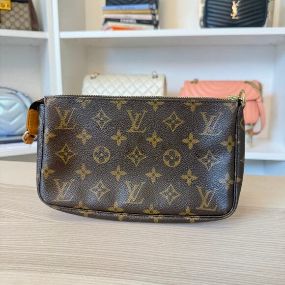 Louis Vuitton Monogram Pochette Accessories - Picture 2 of 13